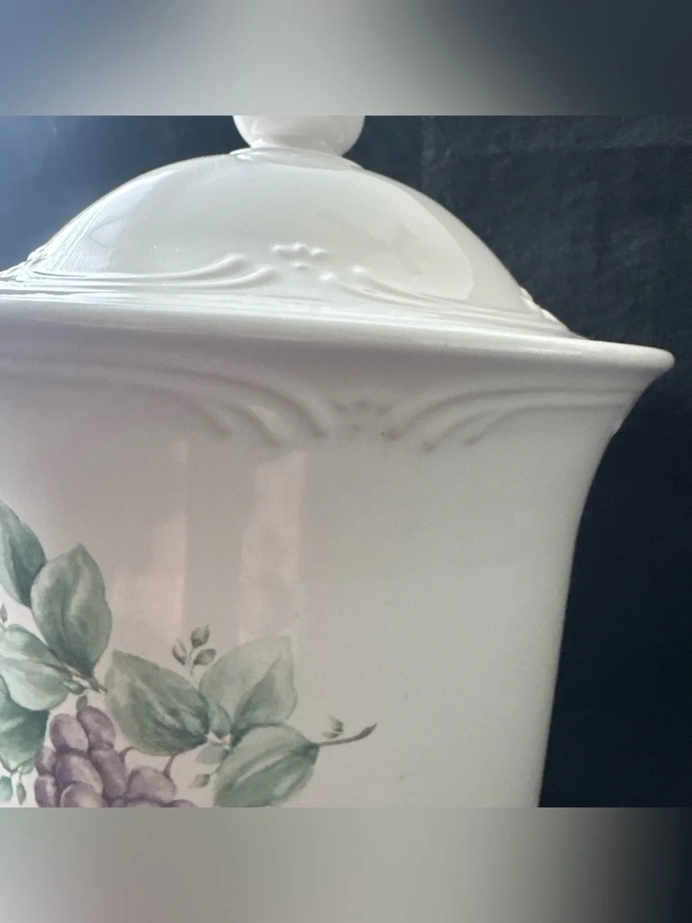 PFALTZGRAFF GRAPEVINE Large Canister Stoneware 9.5” Wine Vineyard Barware